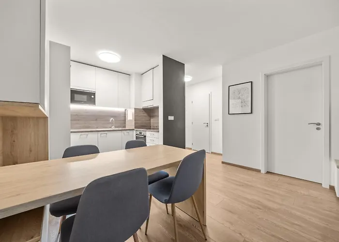 Διαμέρισμα Air Conditioned 2 Apartment, Old City, New Building - Stein Μπρατισλάβα